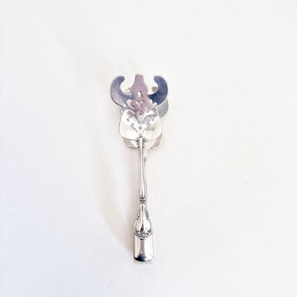 GORHAM STERLING SILVER ASPARAGUS TONGS 9" LONG CHANTILLY NO MONOGRAM - Picture 3 of 13